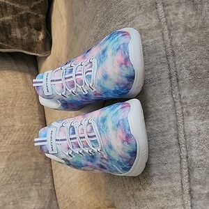 Sketchers memory foam shoes